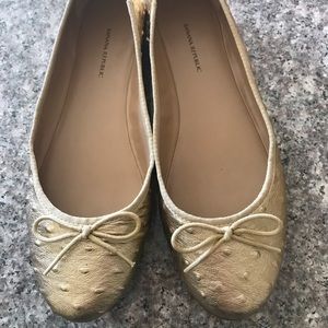 Gold Banana Republic ballet flats, size 10.